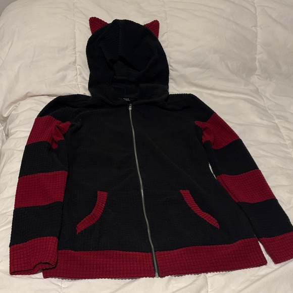 Shein- Lune Black and Red Hoodie Women’s Large - Picture 3 of 11